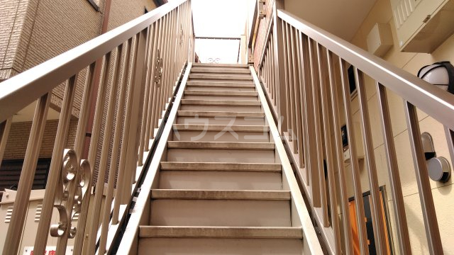 26/30 エントランス