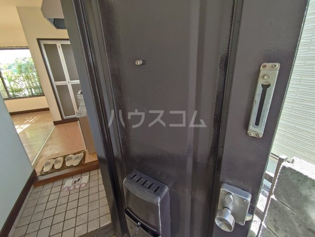 26/30 エントランス