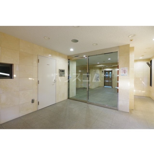 16/22 エントランス