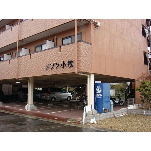 15/23 エントランス