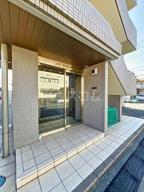 20/27 エントランス