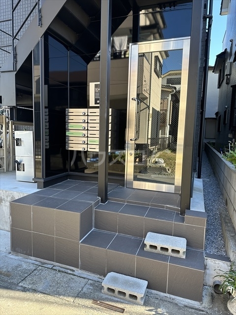 19/23 エントランス