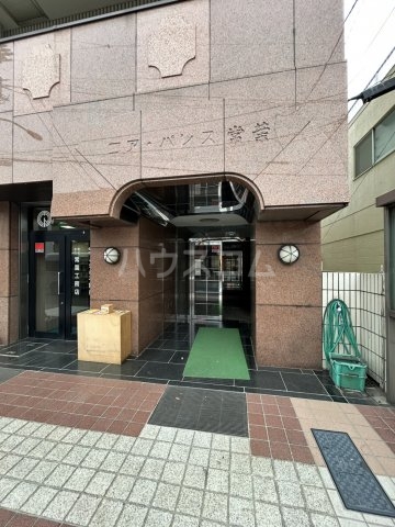 2/5 エントランス