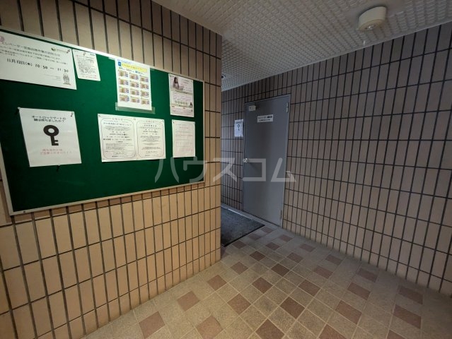 19/29 エントランス