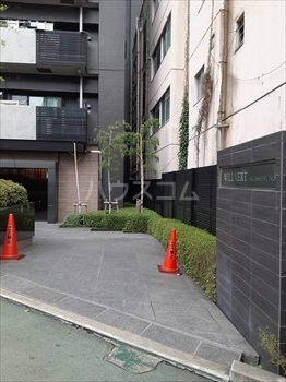 26/30 エントランス