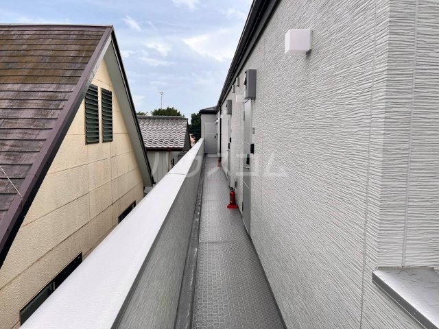 24/30 エントランス