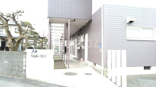 27/30 エントランス