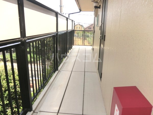 24/30 エントランス