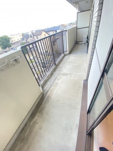 18/28 バルコニー