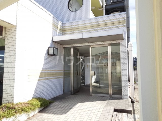 28/30 エントランス