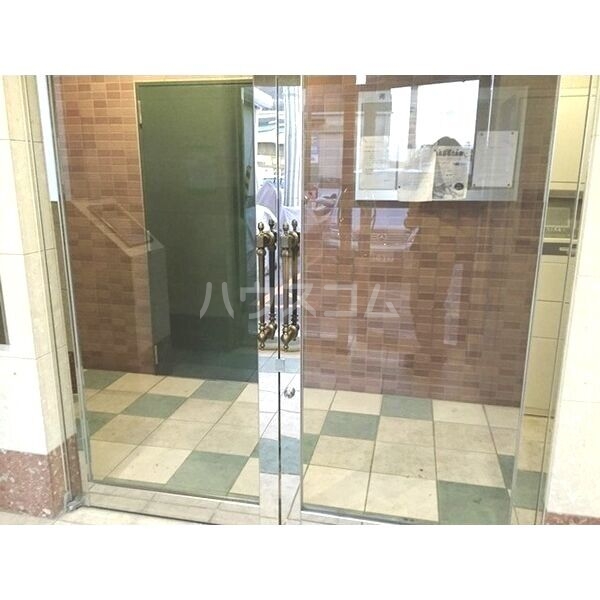 19/23 エントランス