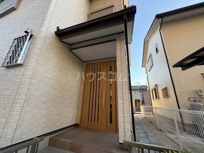 20/27 エントランス