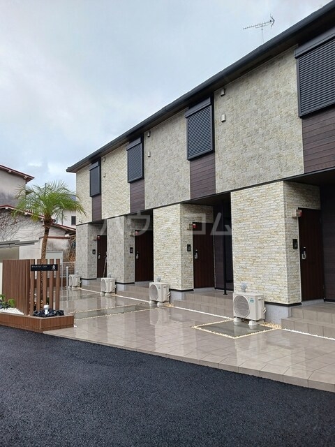 17/23 エントランス