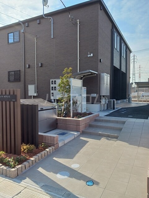 15/22 エントランス