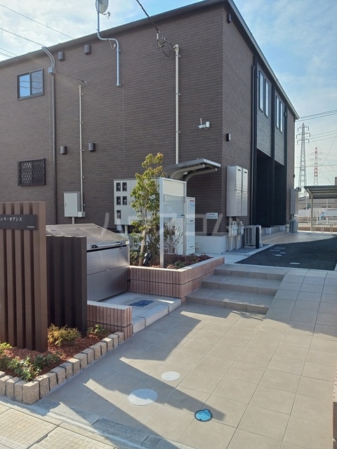 15/22 エントランス