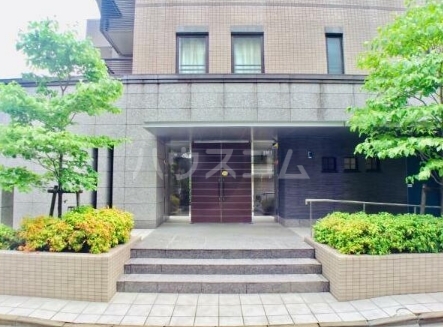 26/30 エントランス