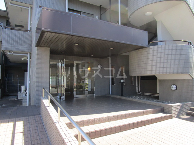 22/30 エントランス