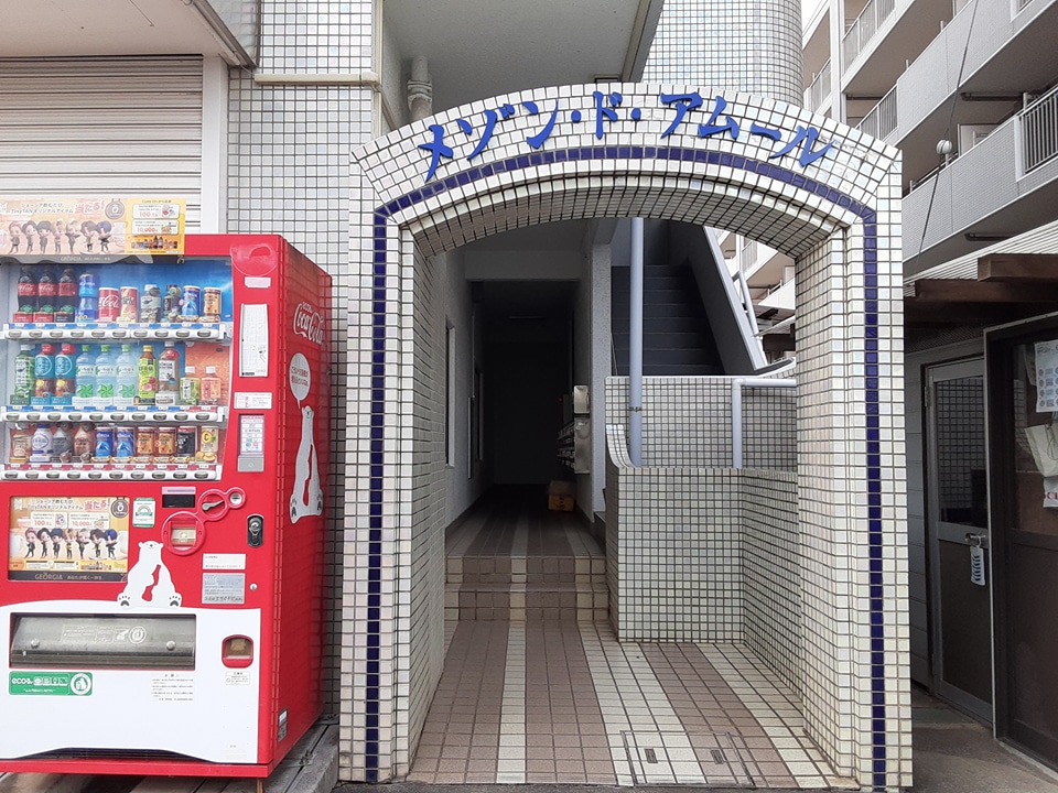 25/30 エントランス