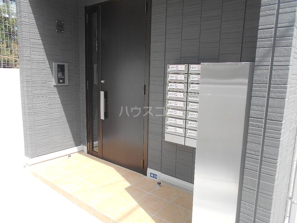 21/25 エントランス