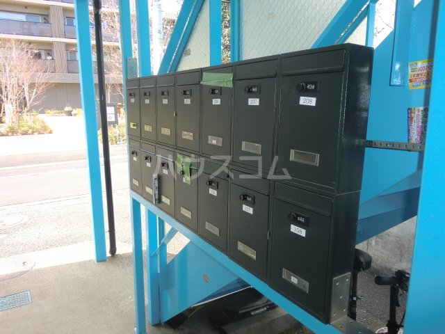 22/27 エントランス