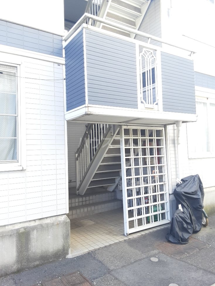 28/30 エントランス