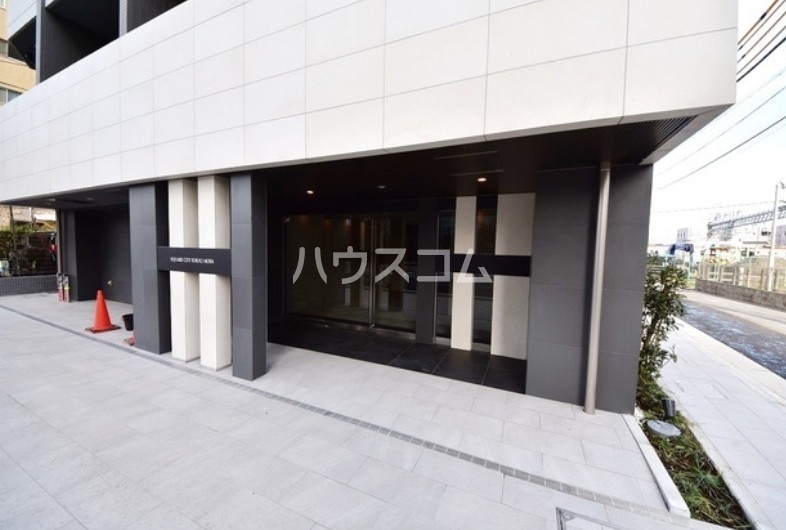 13/14 エントランス