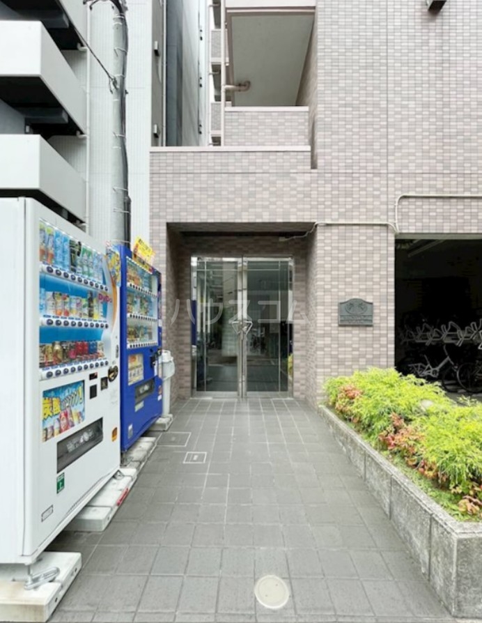 15/21 エントランス