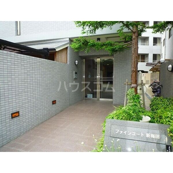 1/6 エントランス