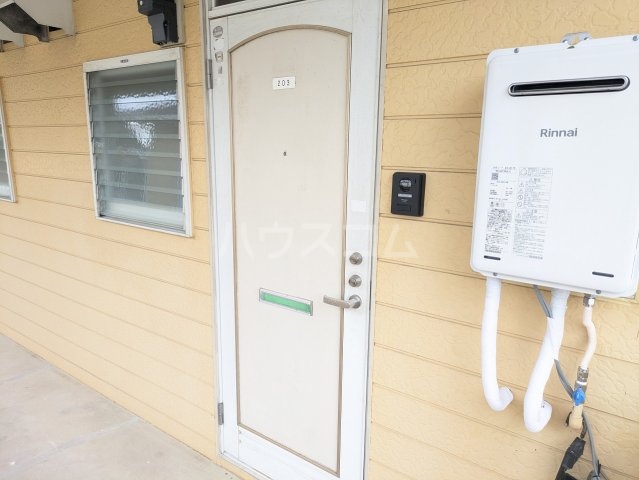 28/30 エントランス