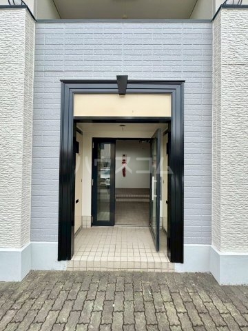 2/5 エントランス