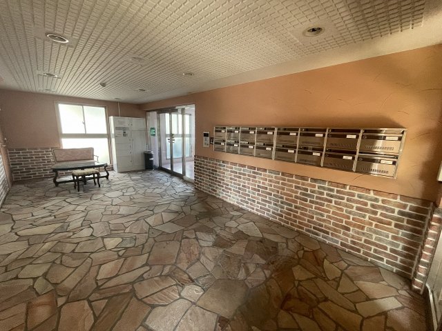 18/20 エントランス