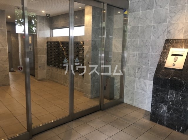 15/18 エントランス