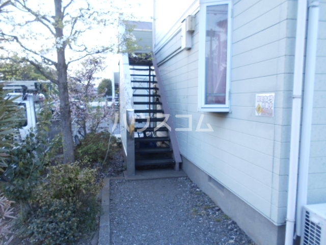 16/17 エントランス