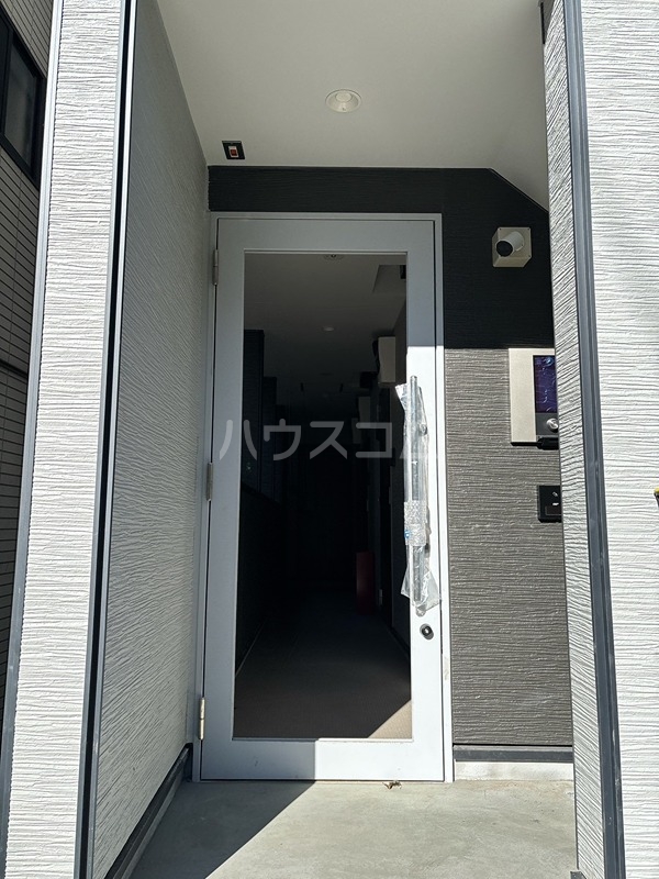 15/15 エントランス