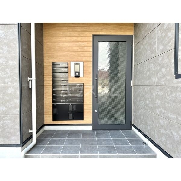 20/30 エントランス