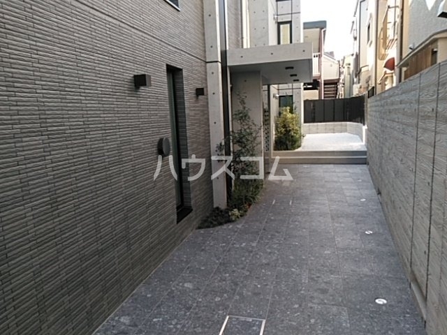 3/4 エントランス