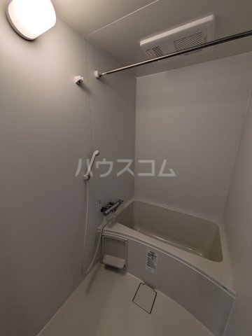 13/30 浴室