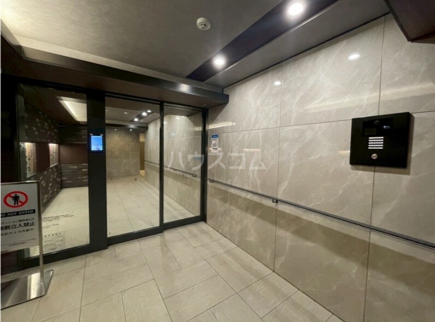 14/18 エントランス