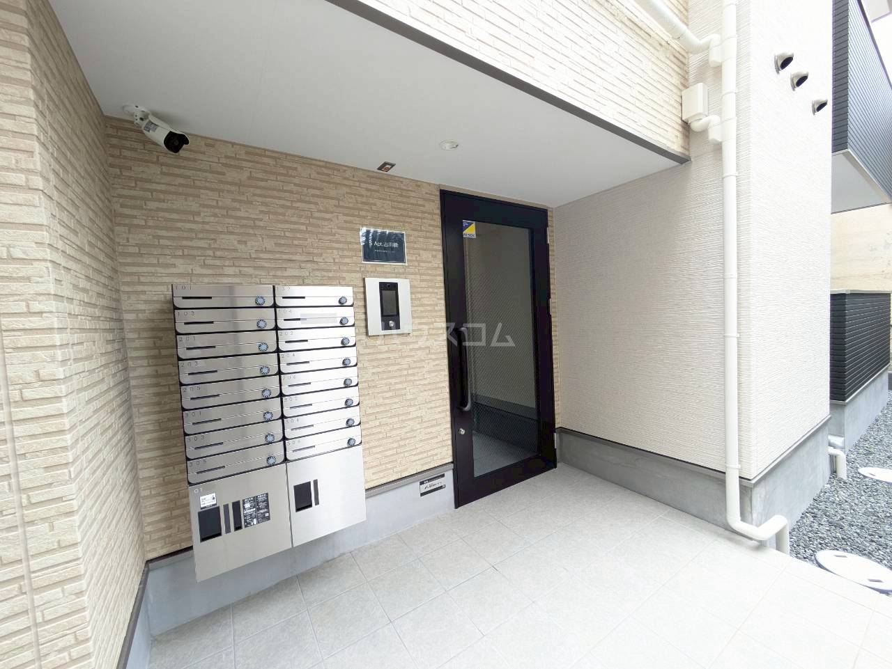 3/4 エントランス