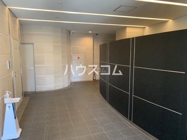 16/25 エントランス