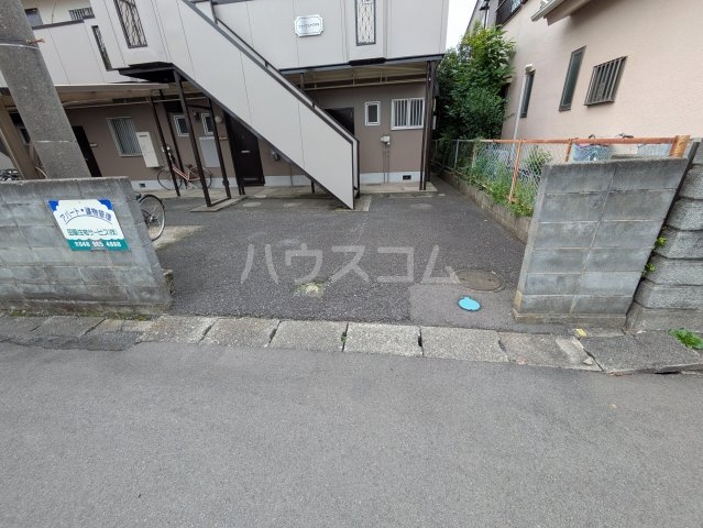 24/30 エントランス