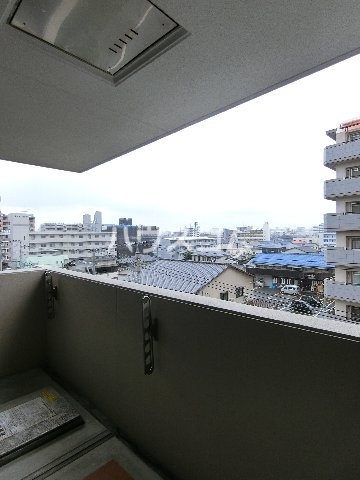 18/23 バルコニー