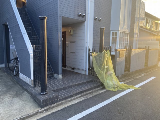 22/30 エントランス