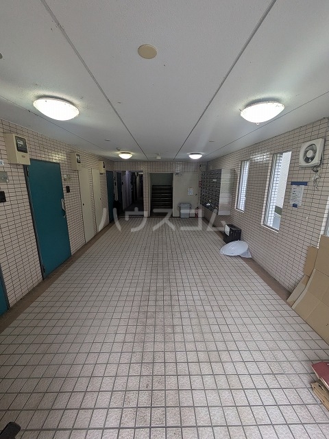 21/27 エントランス