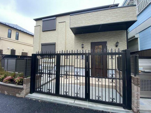 20/21 エントランス