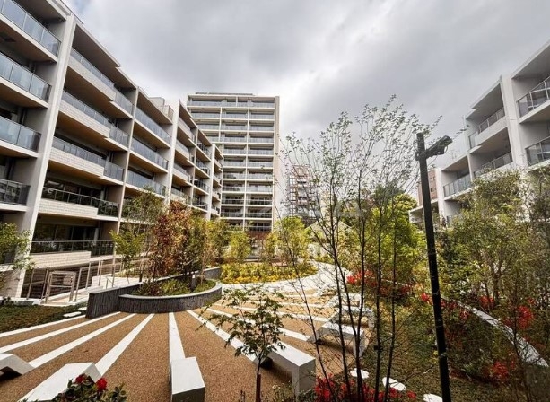 18/28 エントランス