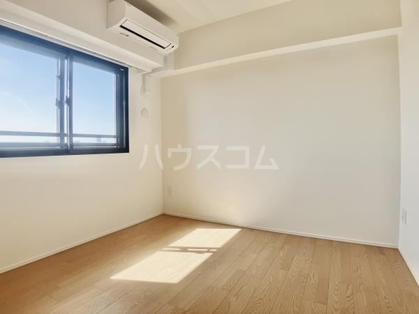 18/25 エントランス