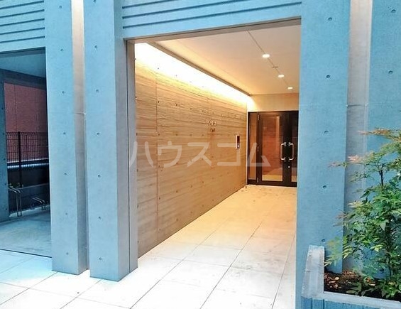 25/30 エントランス