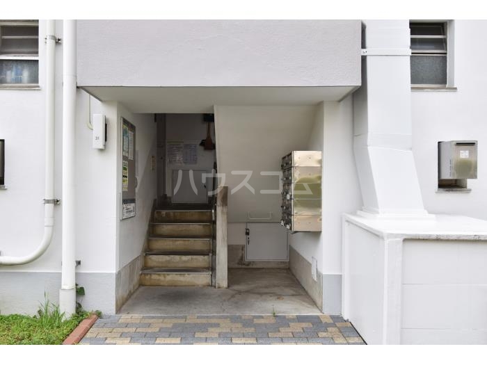 15/22 エントランス