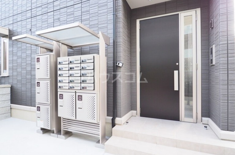 21/22 エントランス